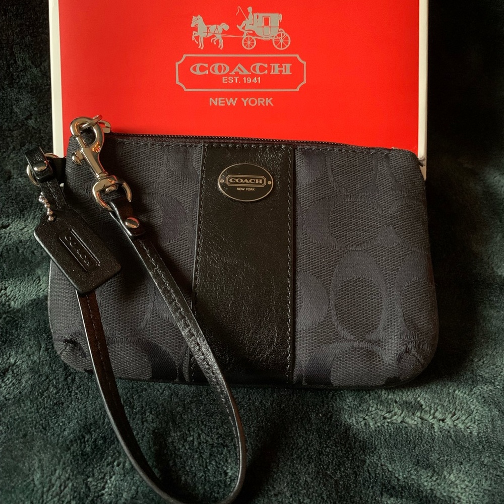 Coach Signature Wristlet Black